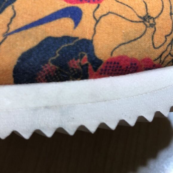 Nike Classic Cortez LX Floral Pack Gold EUC 5 - Picture 13 of 13